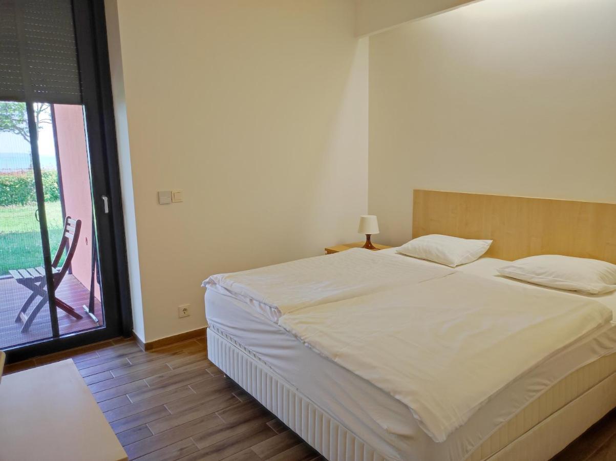 Soleil Apartmanok バラトンレッレ エクステリア 写真